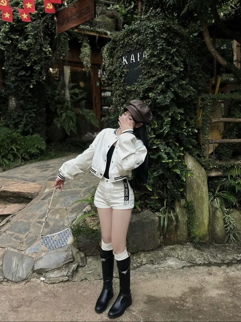 Biểu tượng dễ thương cùng hình ảnh gái xinh cute