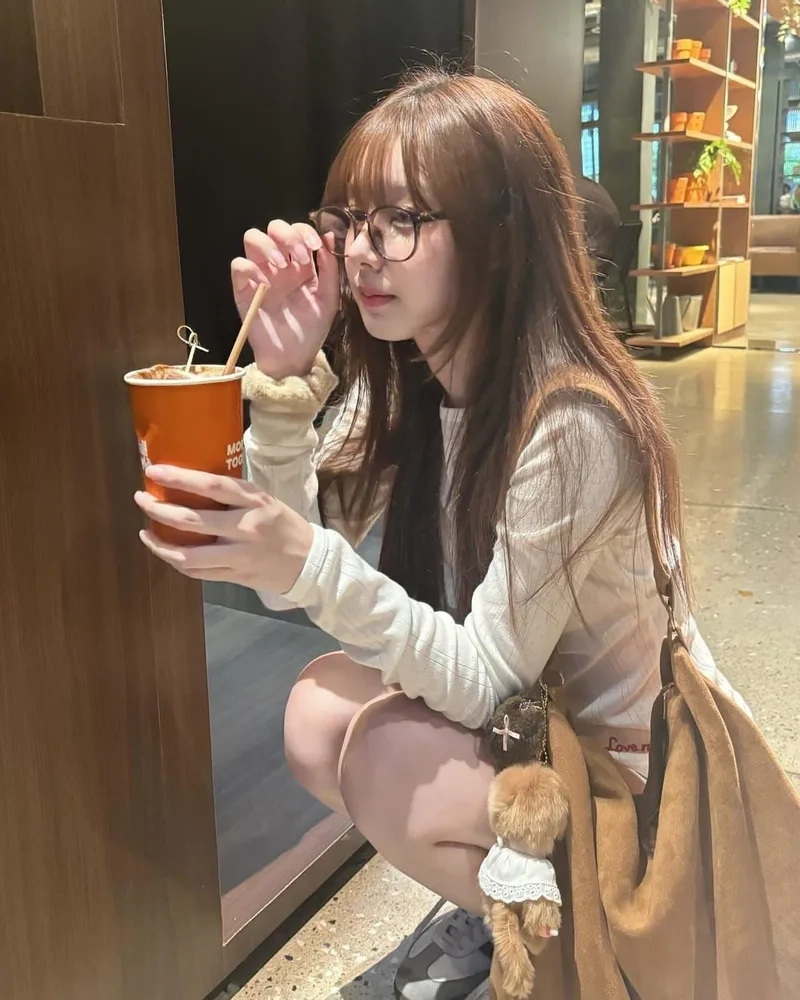 Cập nhật ngay avatar facebook ảnh gái đẹp cho trang cá nhân