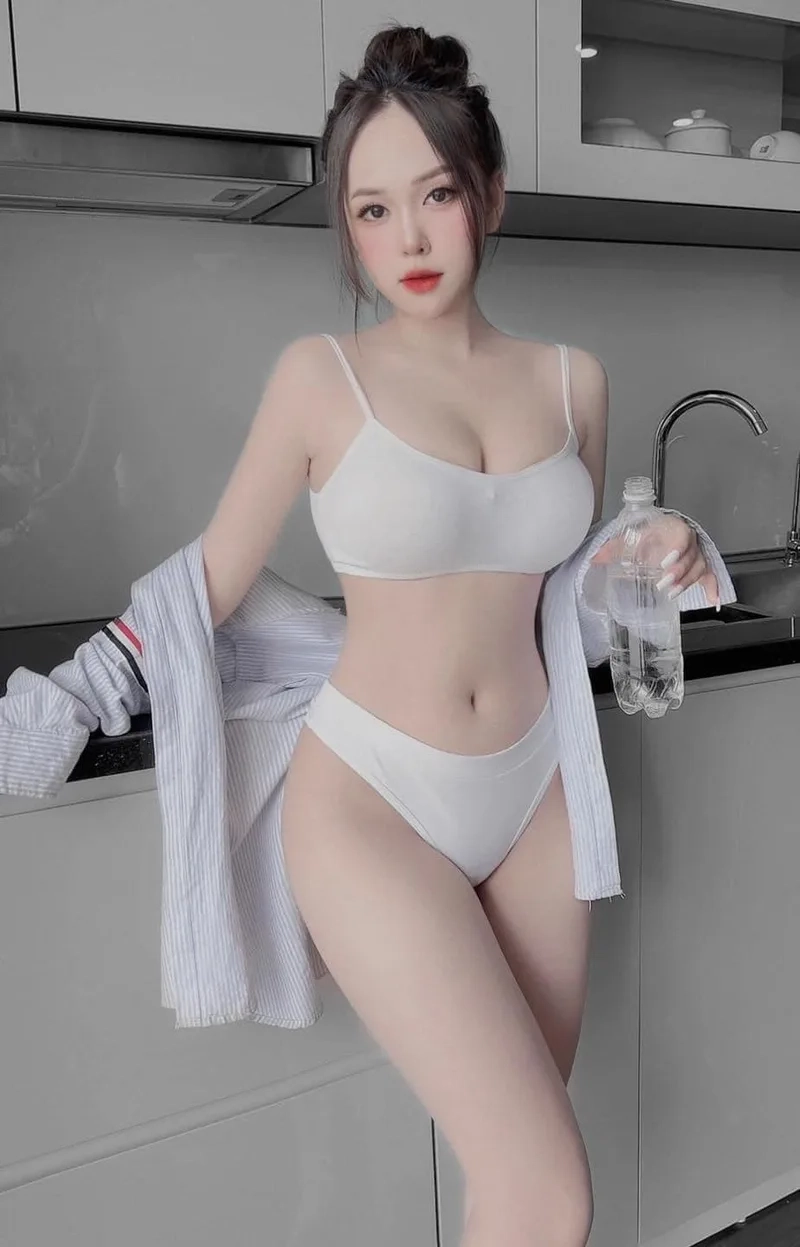 Check-in biển đẹp cùng gái mặc bikini ảnh