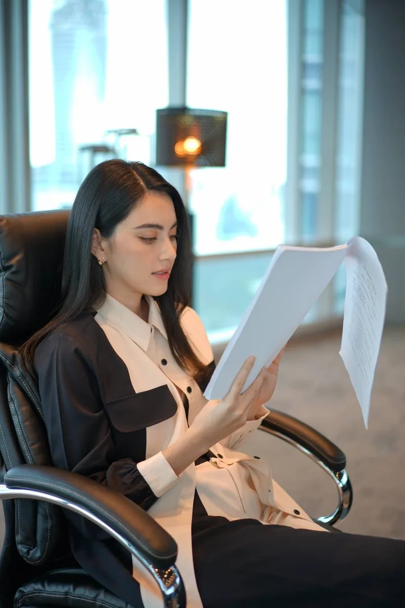 Gợi ý hình ảnh công sở với Hình ảnh nữ nhân viên công sở