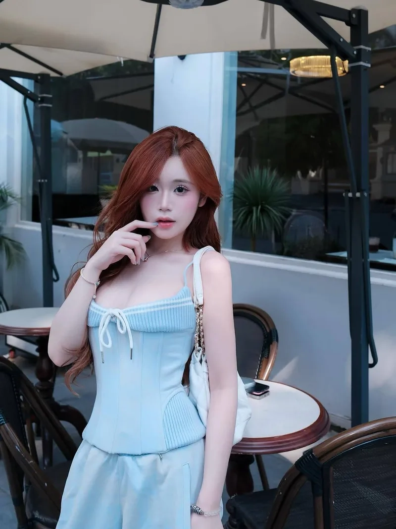 Xinh đẹp và nổi bật cùng ảnh mạng gái 2k12