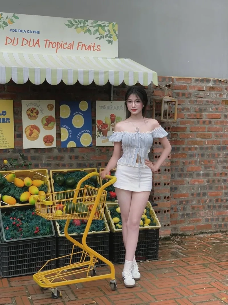 Thêm hình hot trend avatar cute gái vào album