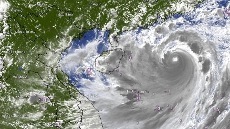 Bán kính bão thường bao gồm toàn bộ bán kính gió mạnh