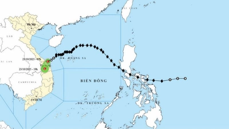 Áp thấp trung tâm khiến bão cận nhiệt đới tăng cường