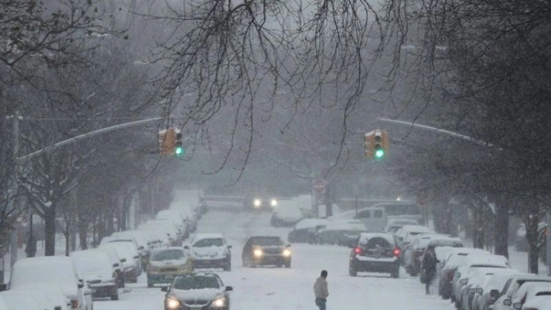 Áp suất thay đổi mạnh đi kèm các cơn bão tuyết khắc nghiệt