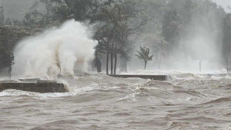 Sức gió tăng đột ngột cho thấy cường độ bão đang lớn dần