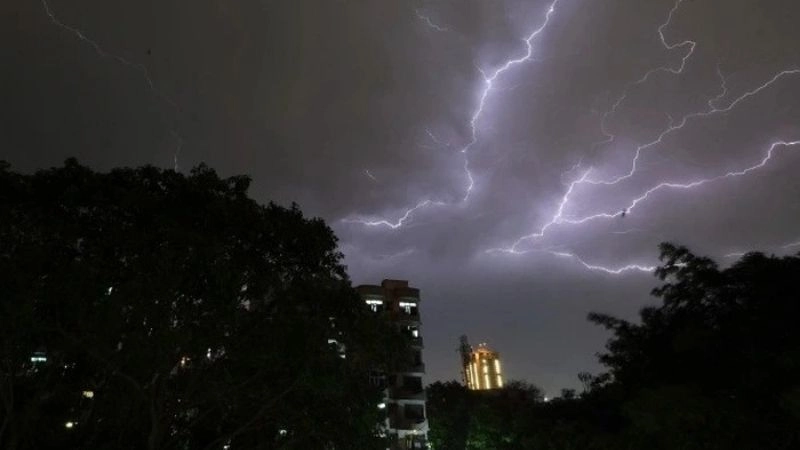 Giông bão dữ dội là môi trường thuận lợi để hình thành chớp