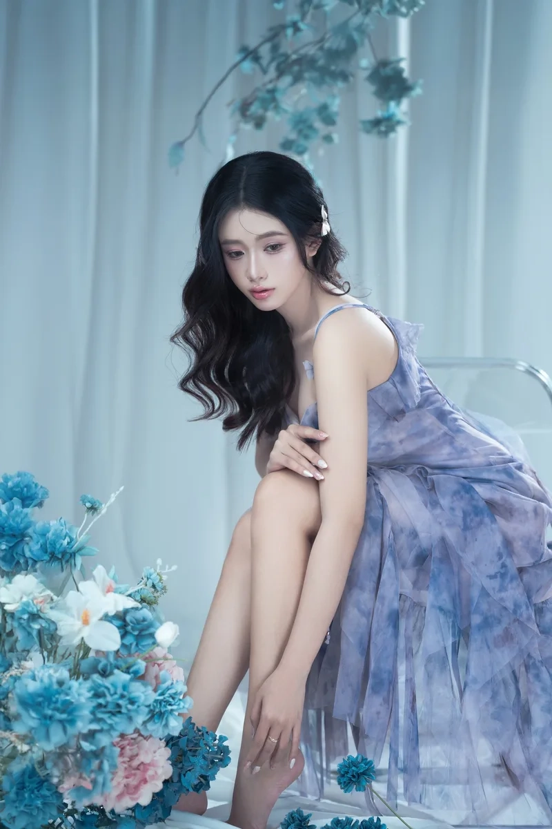 Mạng xã hội thêm nữ tính với hình ảnh những cô gái xinh đẹp