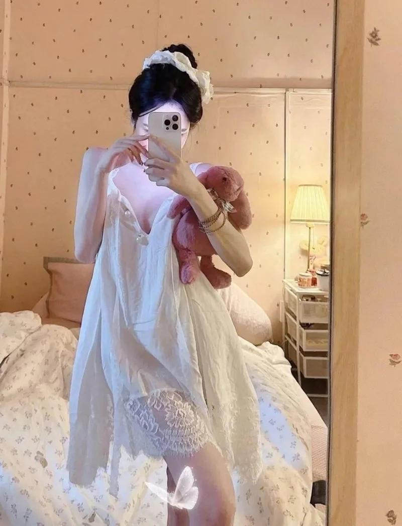 Profile nổi bật nhờ ảnh gái mặc váy ngủ