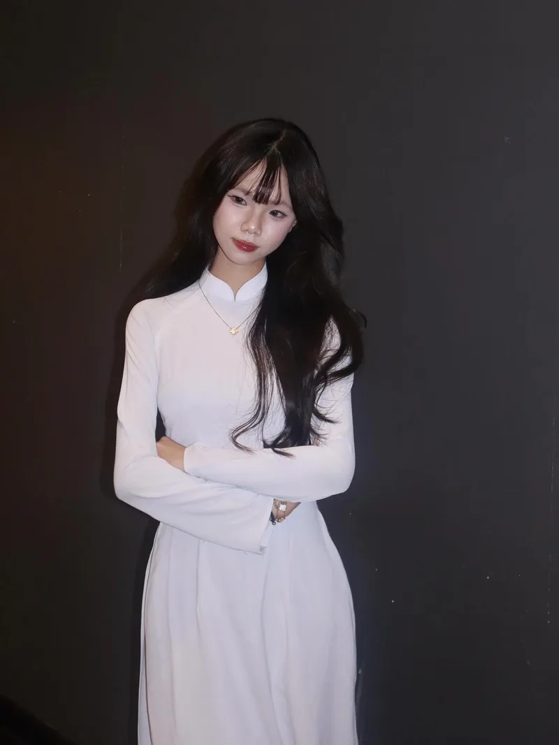 Thay avatar xinh xắn với Ảnh cô gái tóc dài