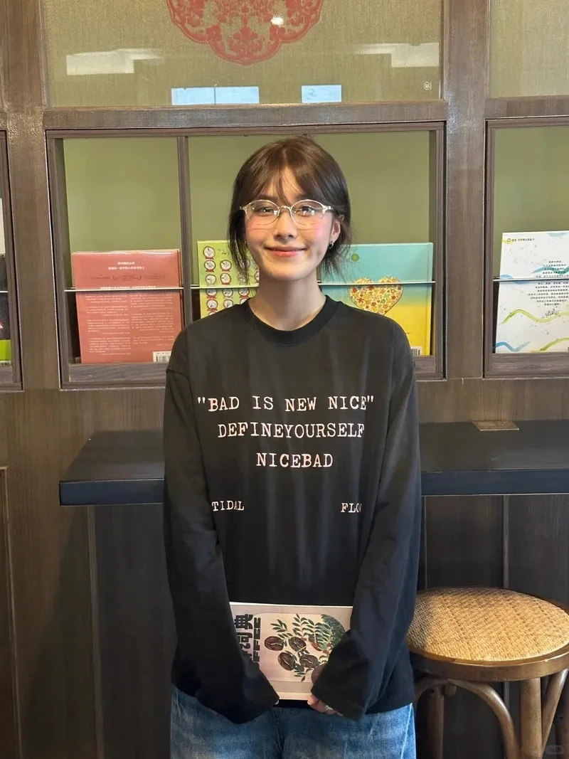 Thể hiện cá tính mạng xã hội với Ảnh mạng gái tóc ngắn