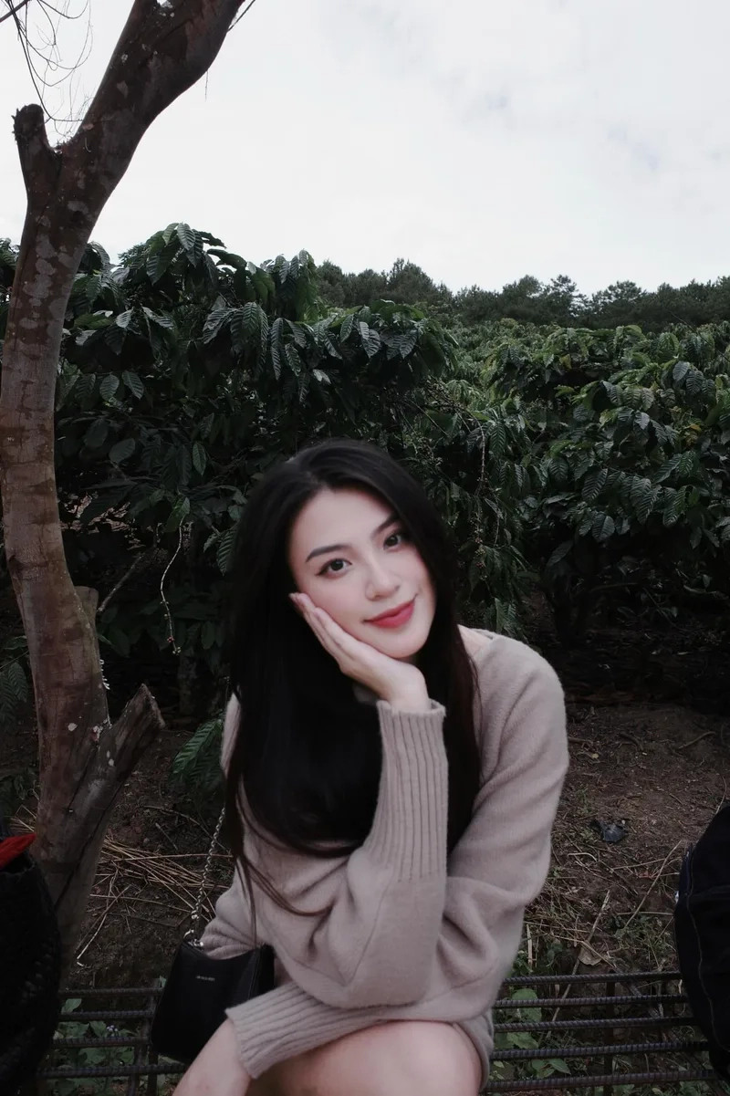 Khám phá nét đẹp thu hút của Cô gái đẹp nhất Việt Nam