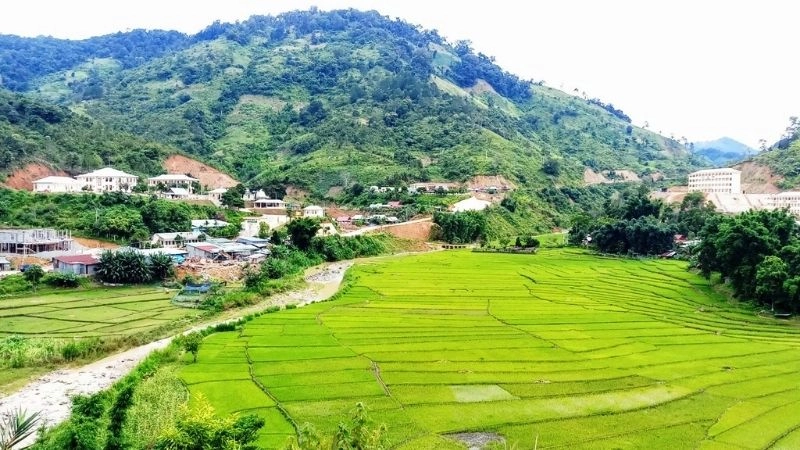 Địa hình dốc tạo điều kiện hình thành gió núi