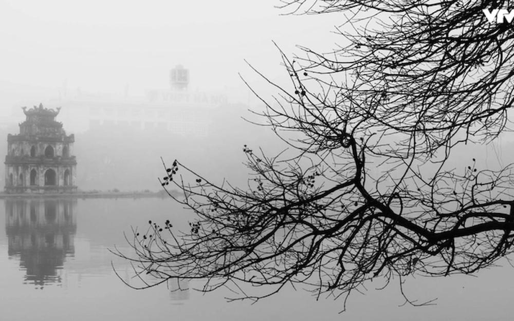 Gió bấc thổi mạnh mang không khí khô làm tăng cảm giác hanh khô