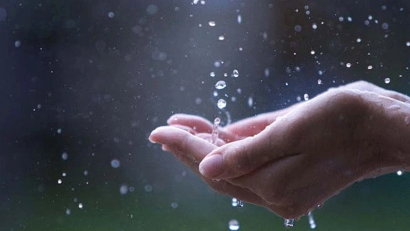 Vận tốc rơi của hạt mưa tăng theo khối lượng giọt nước