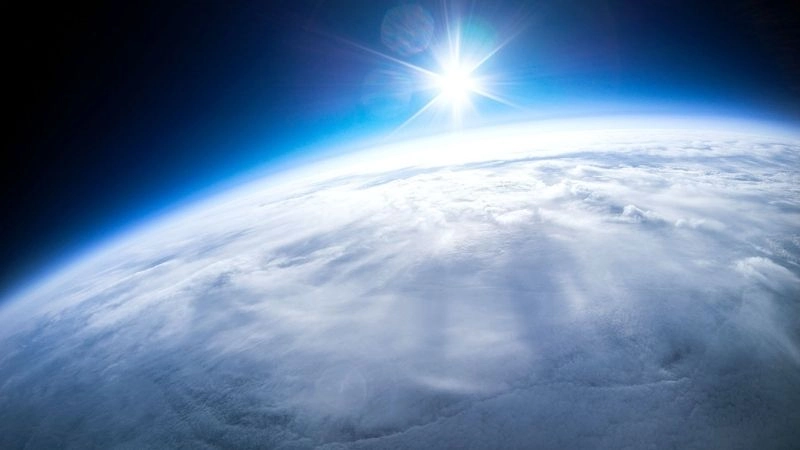 Khí quyển ảnh hưởng mạnh đến hiện tượng quang học