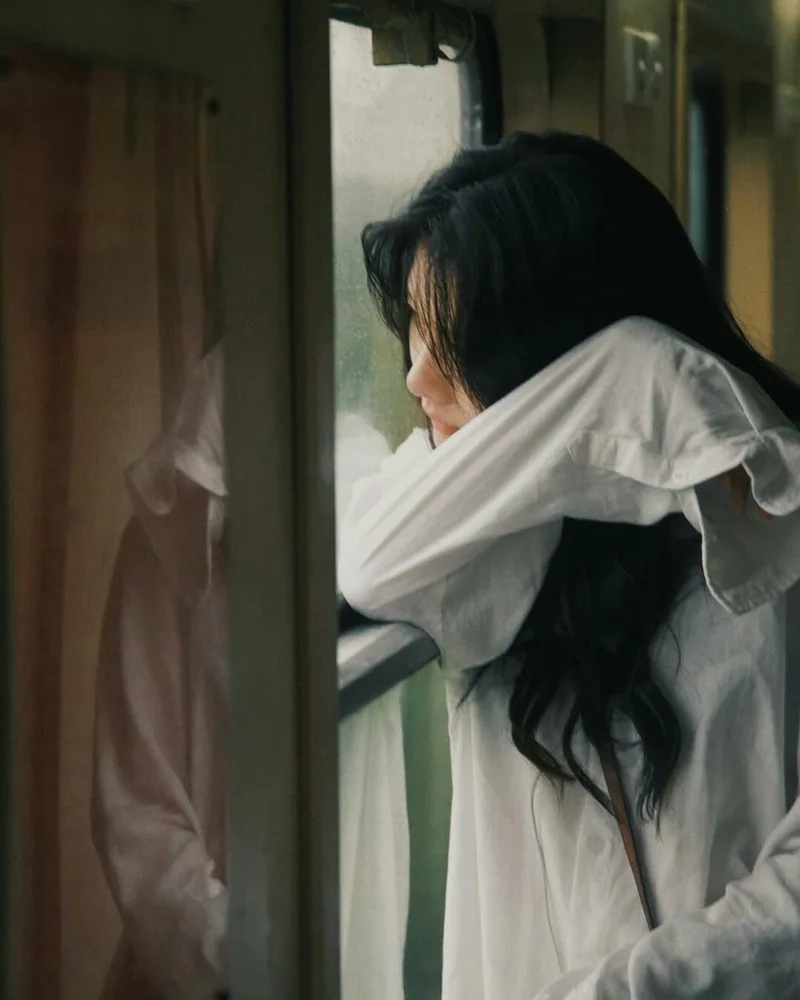 Cảm xúc sâu lắng cùng cô gái ảnh cô gái buồn tâm trạng