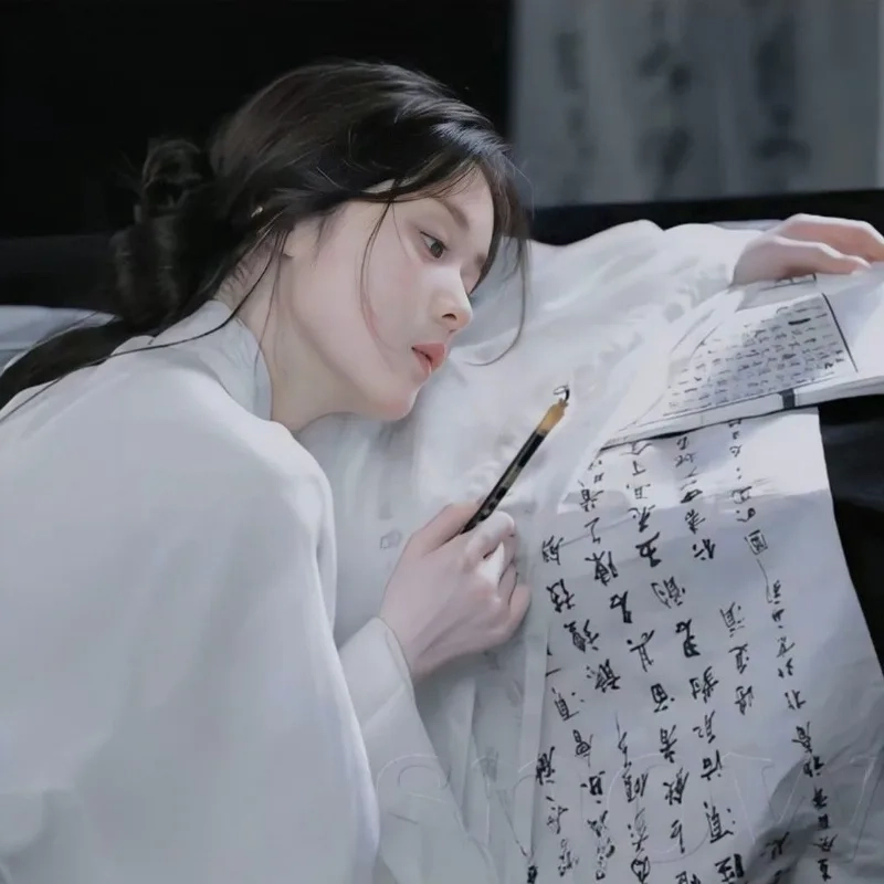 Cô đơn nhưng vẫn xinh với hình ảnh buồn cô gái