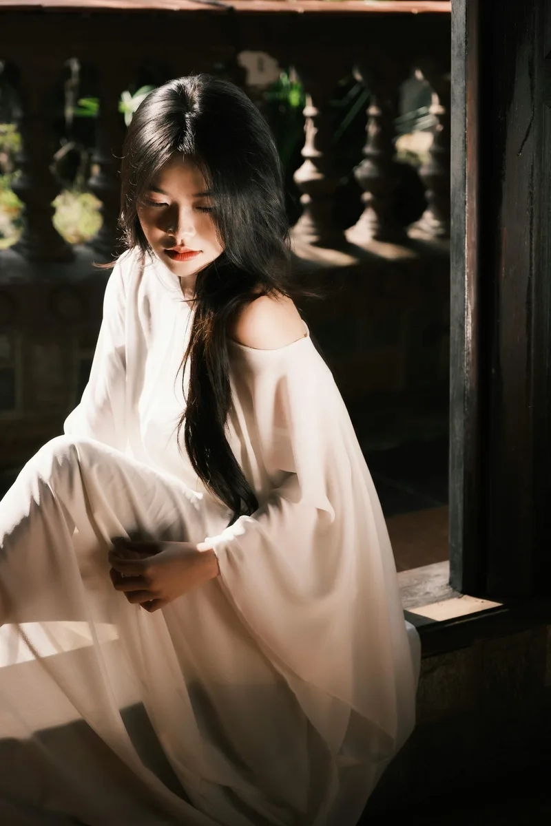 Tâm trạng sâu lắng với hình ảnh buồn tâm trạng con gái