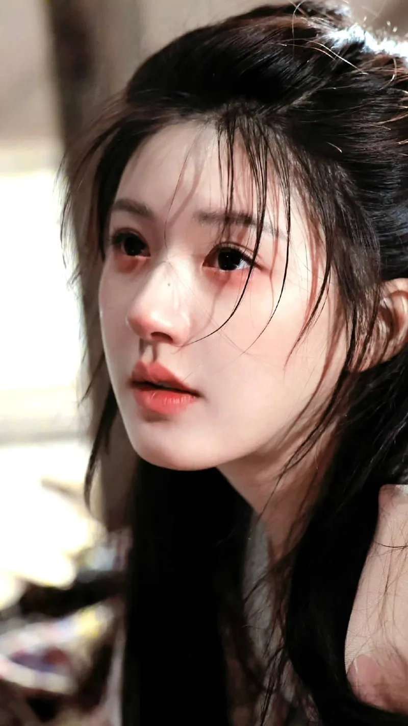 Khoảnh khắc tâm trạng cùng gái ảnh buồn khóc