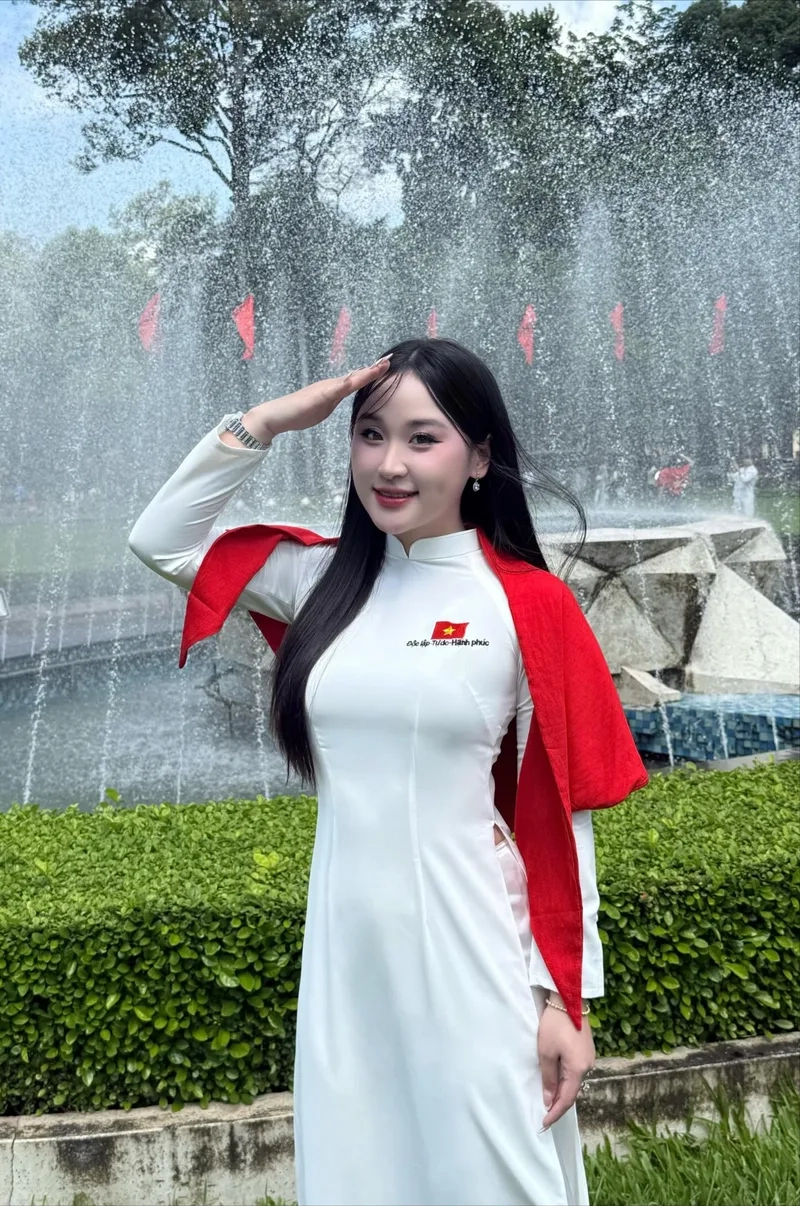 Khám phá sự đơn giản tinh tế qua Gái xinh Việt Nam phong cách đơn giản