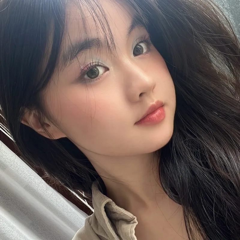 Thay đổi màn hình ngay với Hình ảnh gái 2k5 dễ thương nhất cho điện thoại