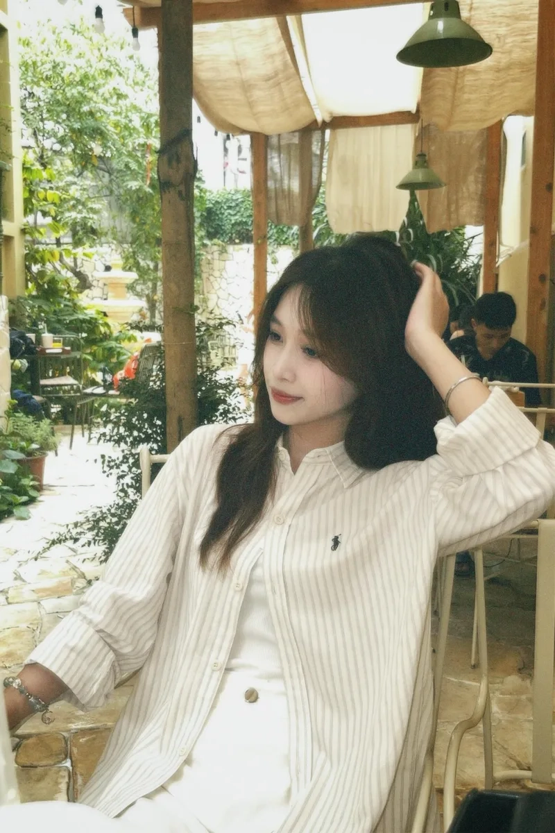 Trang trí điện thoại với Hình nền gái 2k5 dễ thương cho điện thoại