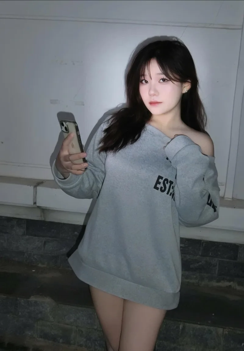 Thưởng thức vẻ đẹp Hình nền gái 2k5 dễ thương mọi lúc