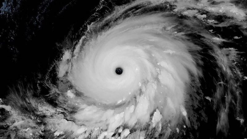 Xoáy thuận hình thành rõ rệt trong vùng hoàn lưu bão