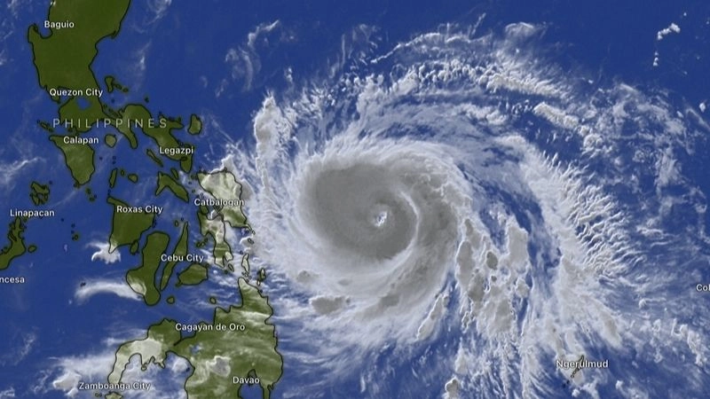 Áp suất giảm tại vùng hội tụ gió tạo điều kiện đối lưu