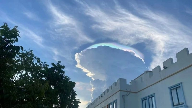 Màu sắc mây thay đổi tiết lộ thông tin khí tượng bí ẩn