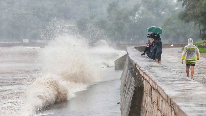 Bão nhiệt đới thường phát triển mạnh trong mùa bão