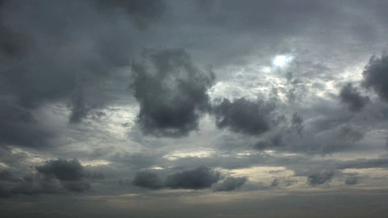 Mây tầng thấp hình thành trước khi có mưa bụi