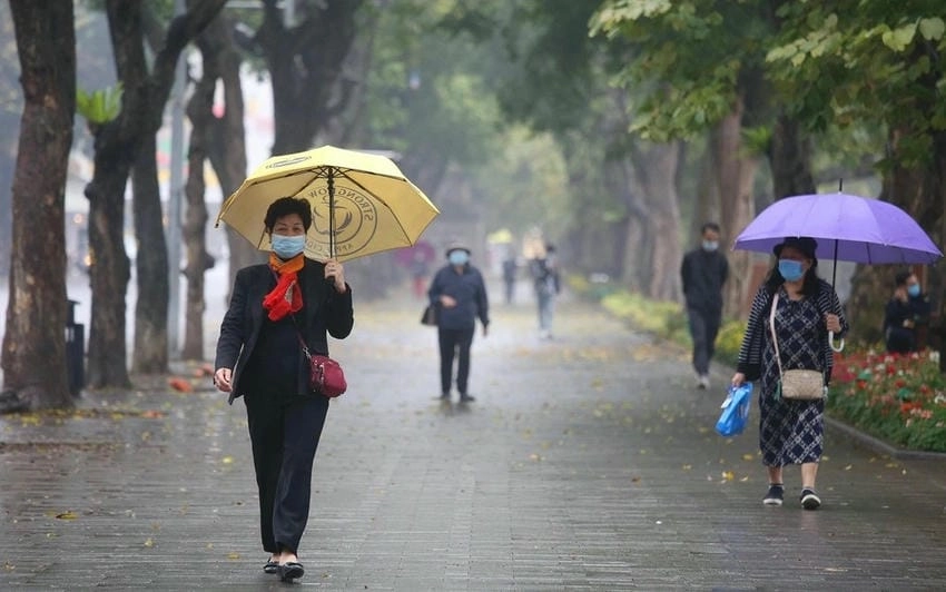 Mưa phùn là mưa nhẹ hạt nhỏ rơi lất phất kéo dài nhiều giờ