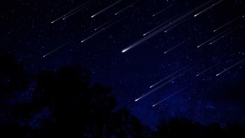 Ánh sáng lóe lên huyền ảo khi diễn ra hiện tượng mưa sao băng