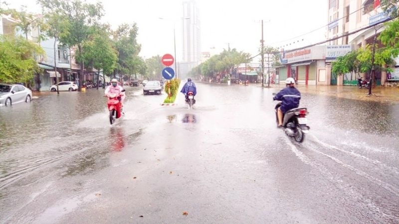 Mưa trái mùa là hiện tượng mưa xuất hiện lệch chu kỳ