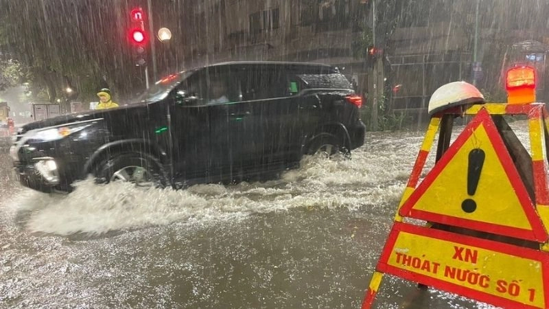 Lượng mưa dâng cao nhanh chóng trong đợt mưa xối xả
