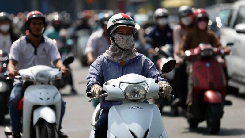 Oi bức là cảm giác rõ rệt do ảnh hưởng của nắng chang chang