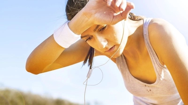 Mất nước là nguy cơ phổ biến trong điều kiện nắng gắt