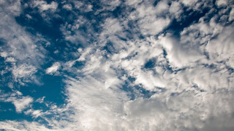 Đám mây mỏng dần cho thấy trạng thái thời tiết đang ngớt mưa