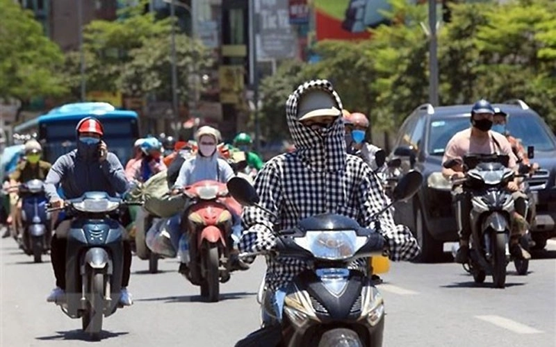 Cảm giác ngột ngạt là biểu hiện rõ rệt của thời tiết oi ả