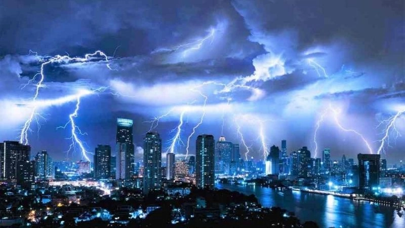 Sét là hiện tượng phóng điện mạnh trong khí quyển