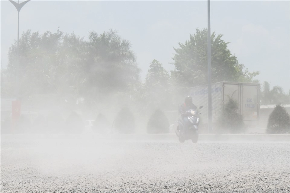 Tầm nhìn giảm sút đột ngột yêu cầu phải tăng khoảng cách di chuyển