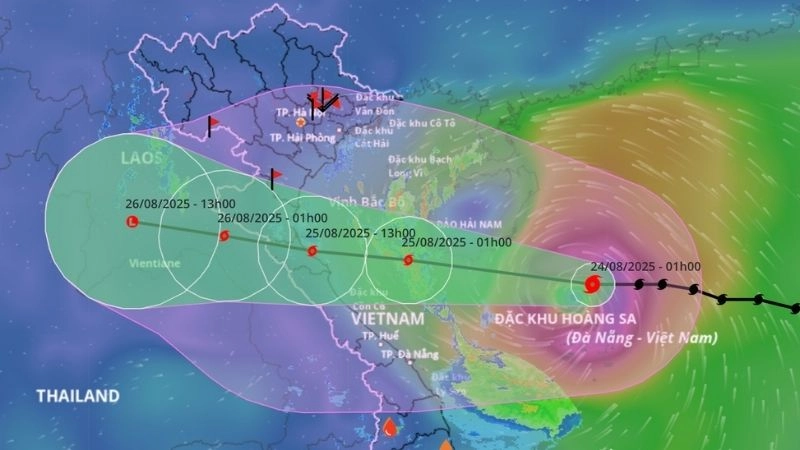 Khí áp giảm mạnh trong vùng ảnh hưởng của bão