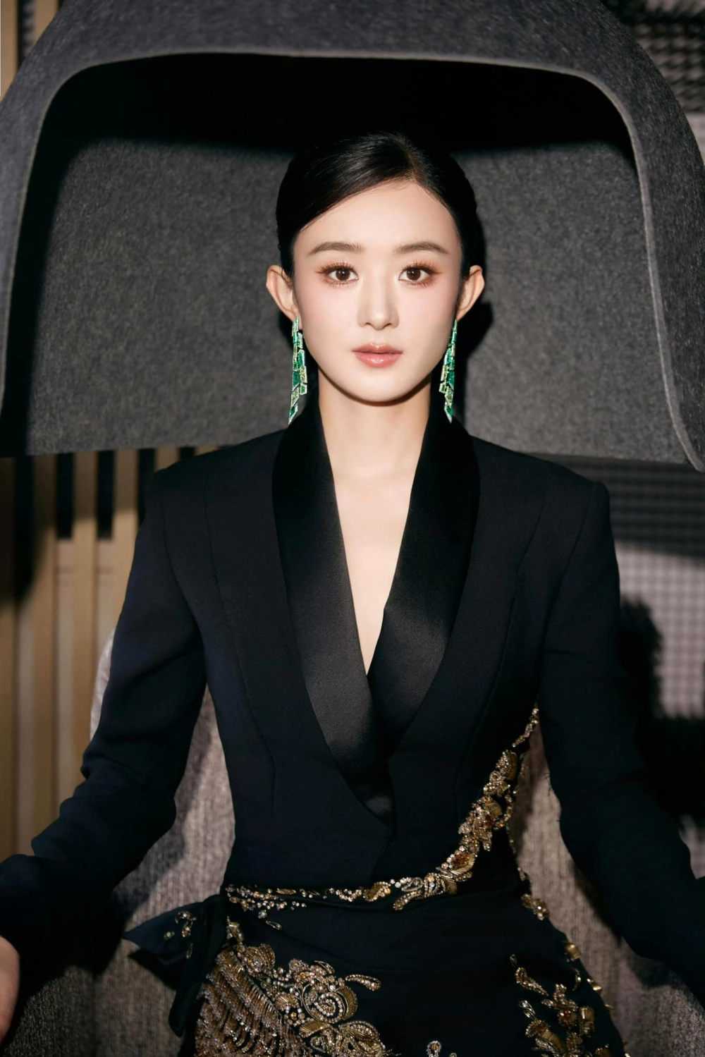 Diễn viên Triệu Lệ Dĩnh nổi tiếng Cbiz