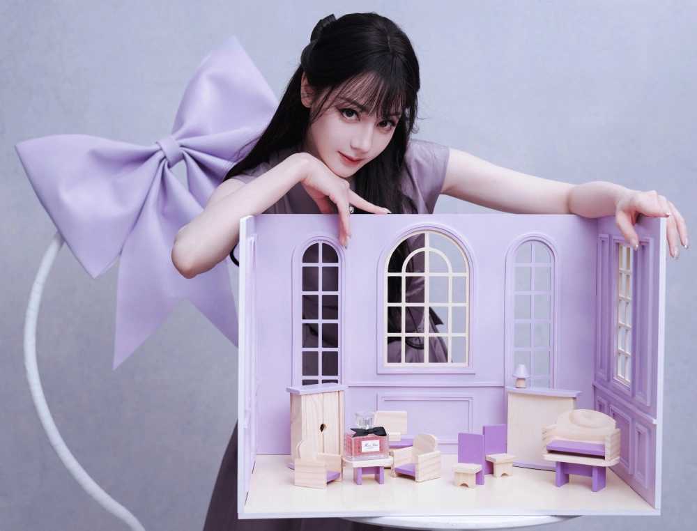 Tin tức về Địch Lệ Nhiệt Ba rất được quan