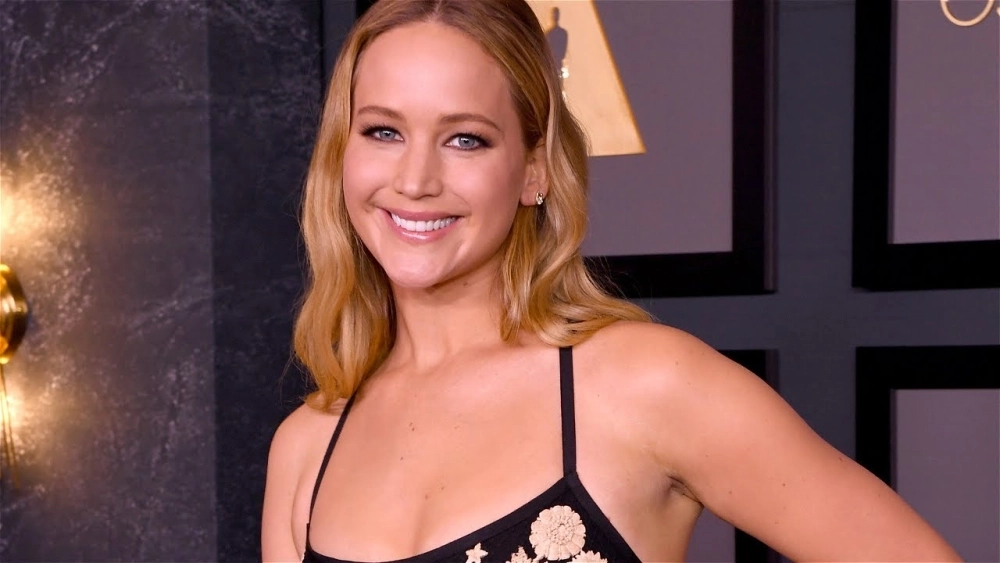 Jennifer Lawrence là nữ diễn viên Hollywood nổi tiếng với diễn xuất tự nhiên và cá tính riêng biệt.