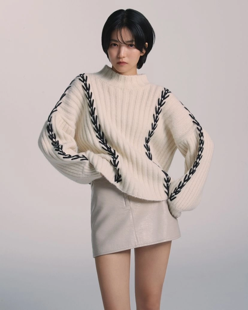 Diễn viên Kim Tae Ri nổi bật với phong thái tự nhiên và diễn xuất tinh tế.