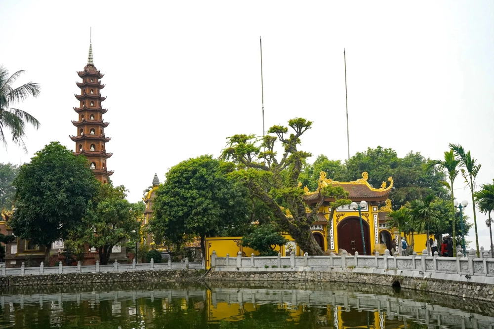 Chùa Trấn Quốc là ngôi chùa cổ nhất Hà Nội.