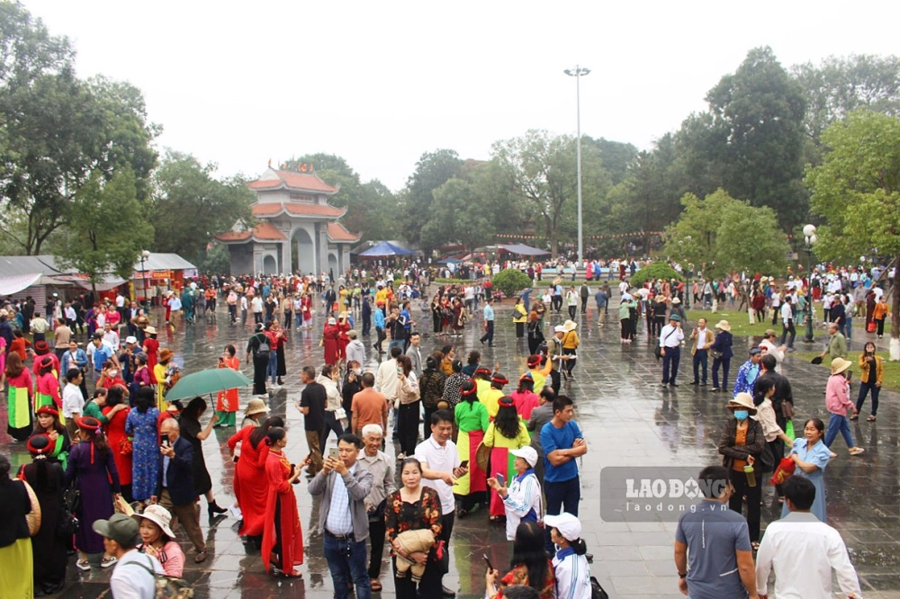 Lễ hội Lim thu hút đông đảo du khách.